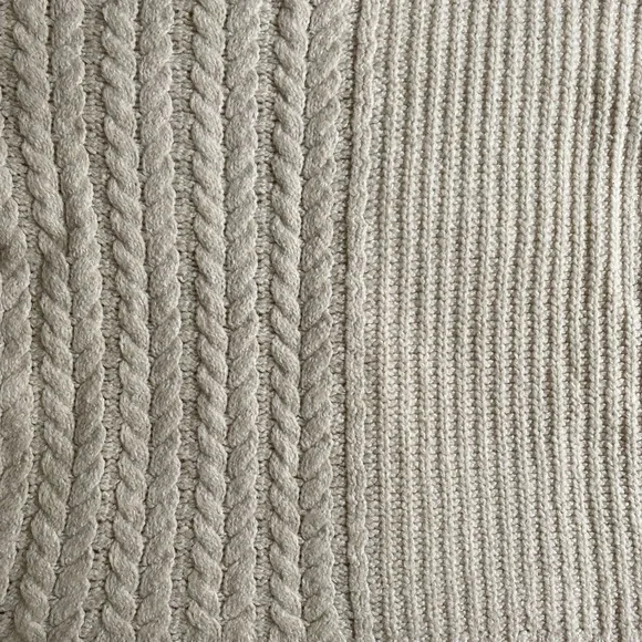 Line Sweater - Picture 2 of 4